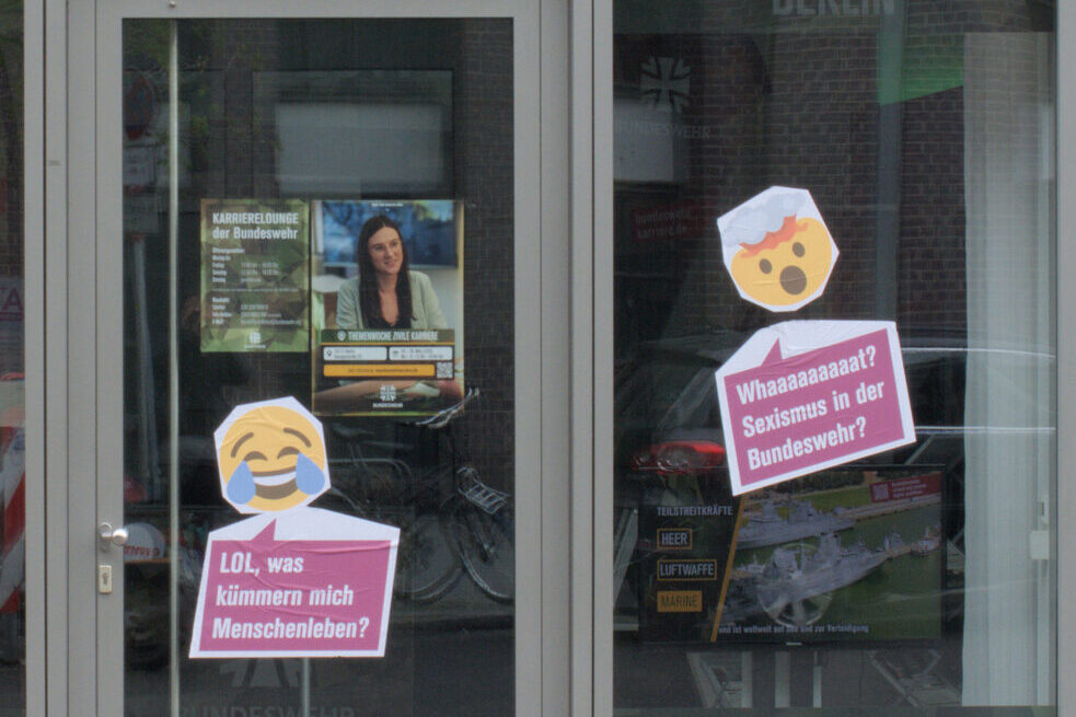 2025 Kotze- und Kacke-Smileys für die Bundeswehr