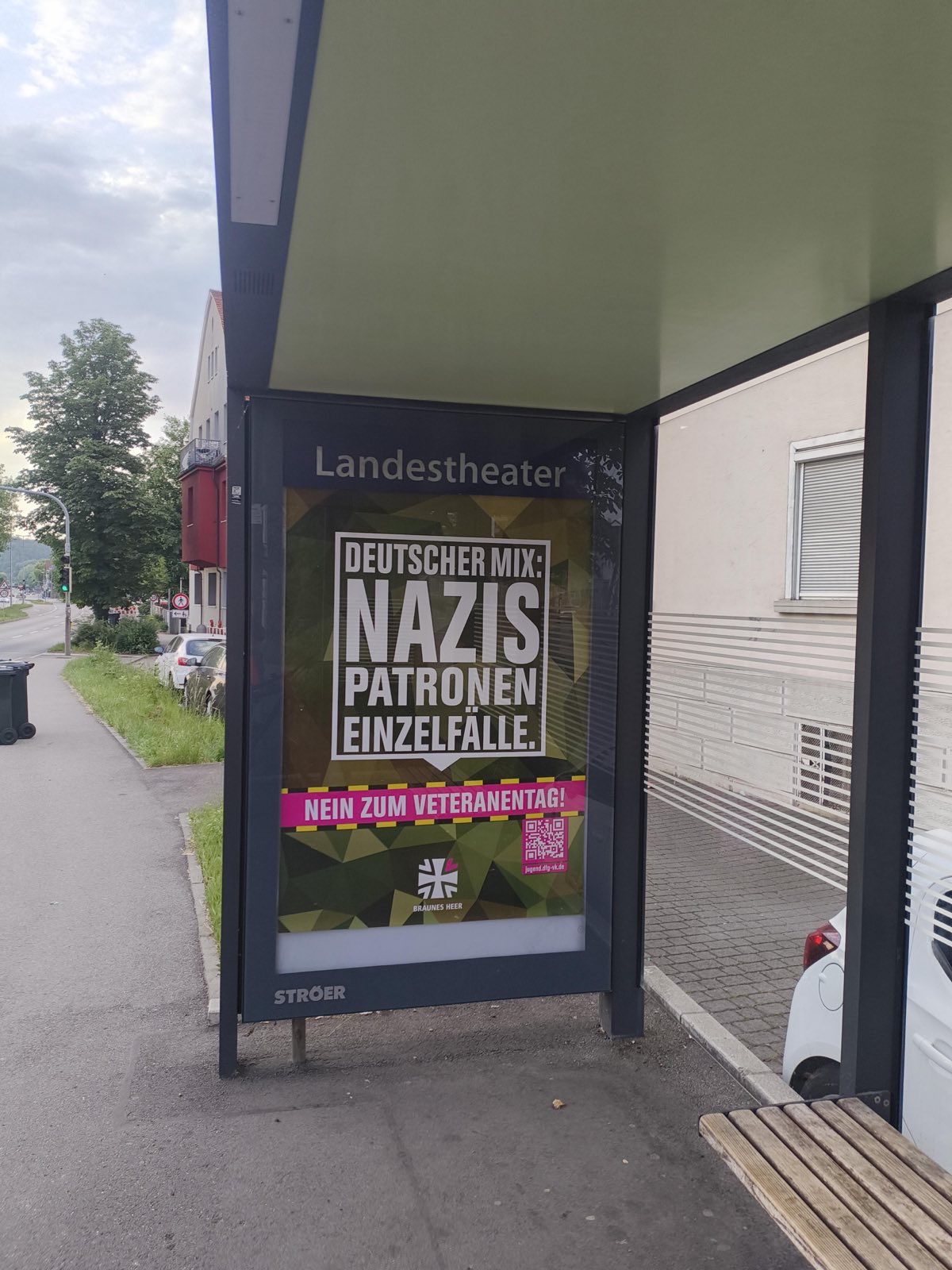 Tübingen Bundeswehr Adbusting gesichtet