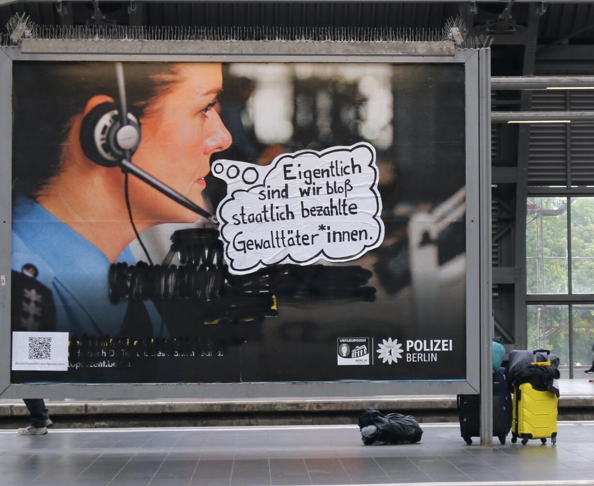 25.8. und 6.11. Polizeikritik-Adbustings vor Gericht